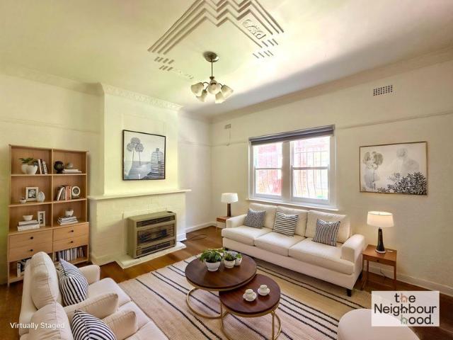 CHARMING ART DECO APARTMENT WITH COURTYARD
