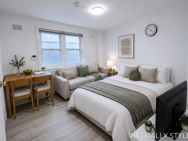 Charming Art Deco Living in a Coveted Lifestyle Setting