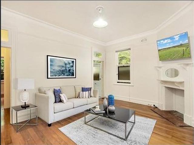 Charming Art Deco Semi with Private Courtyard in the Heart of Double Bay
