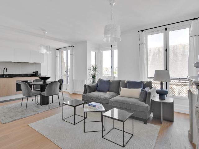 Charming Arts et Métiers One Bedroom Retreat, Paris Amsterdam Apartments for Rent