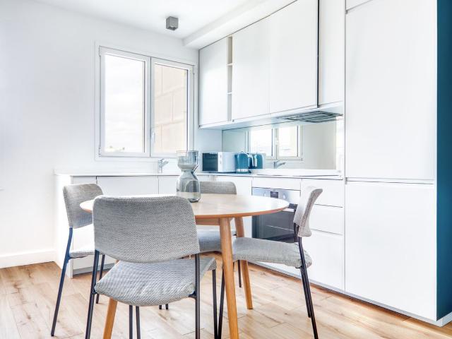 Charming Auteuil 2 Bedroom Retreat in Paris, Paris Amsterdam Apartments for Rent