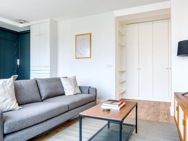Charming Auteuil 2 Bedroom Retreat in Paris, Paris Amsterdam Apartments for Rent