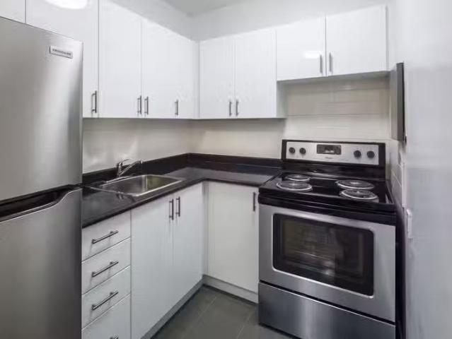 New Bachelor 115 Eglinton Avenue West