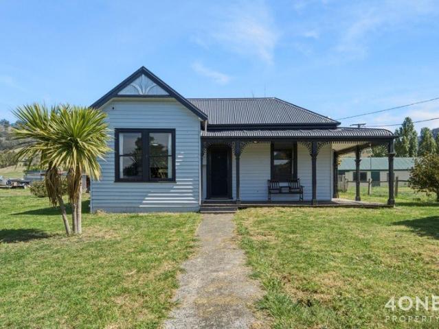 Charming Bagdad Home with Ample Space