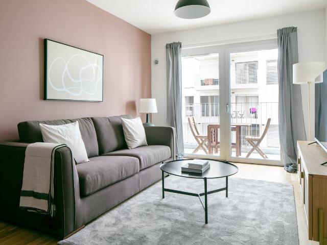 Charming Balcony Apartment in Vienna's Landstraße, Vienna Amsterdam Apartments for Rent
