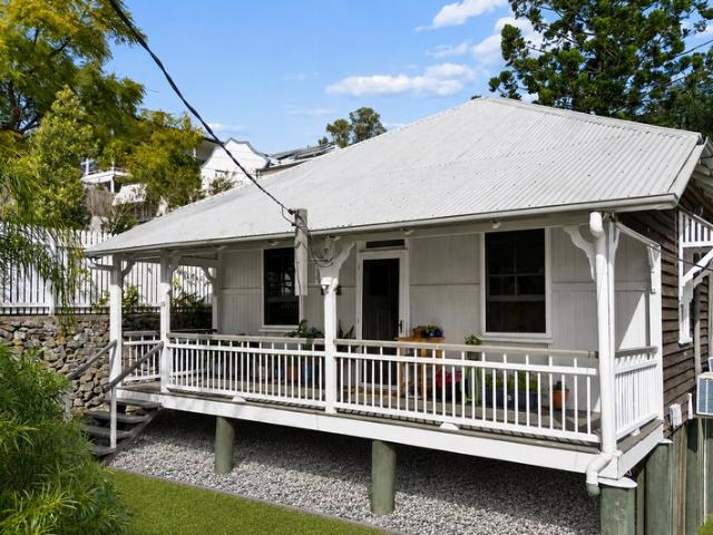Charming Bardon Cottage with LMR2 Zoning