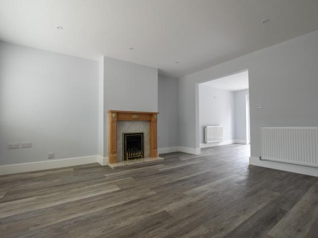 Charming Barfield Home, Excellent Condition, Village Location