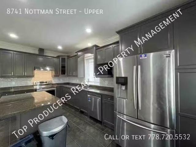 Rental! Beautiful 4 bedroom upper suite 8741 Nottman St