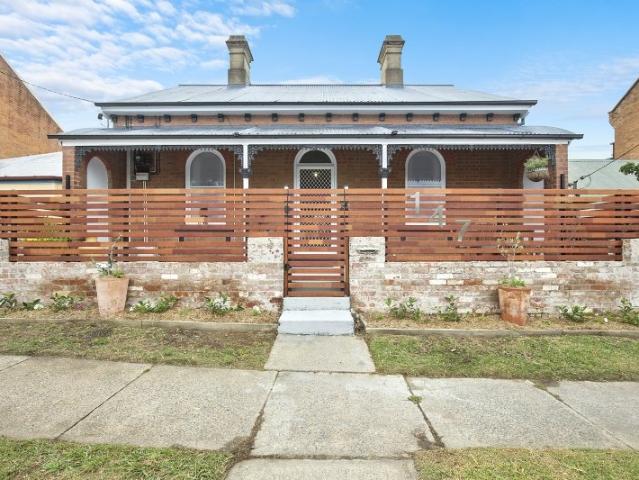 Charming & Beautiful Family Home in a Great Location