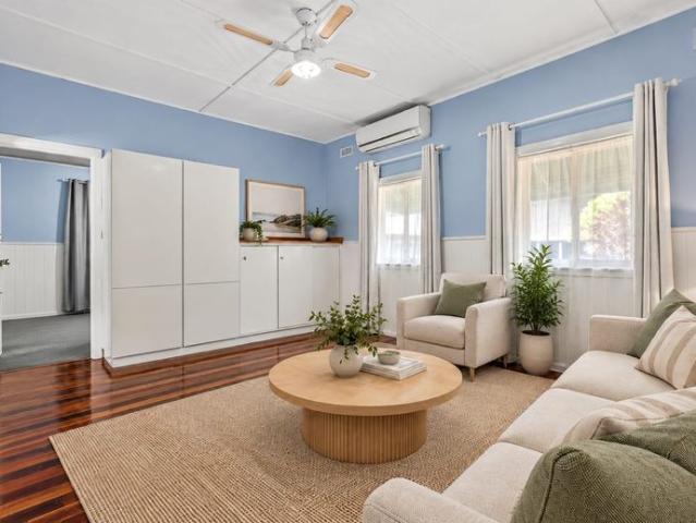 Charming Beach Cottage in a Sought After Coastal Location