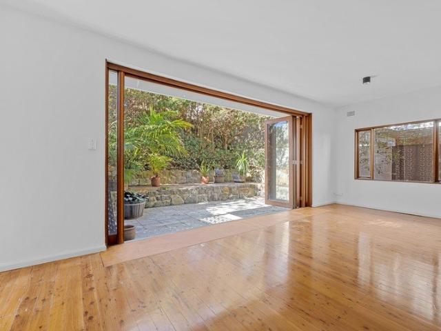 Charming Beachside Garden Apartment at Ben Buckler