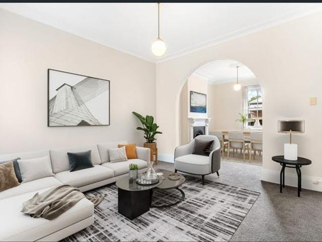 Charming Birchgrove terrace with courtyard