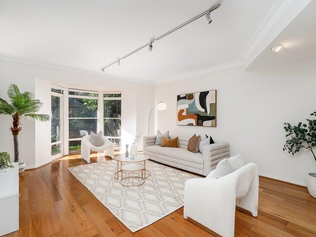Charming Boutique Townhouse Of Privacy And Tranquility