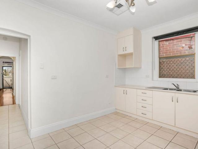 Charming Bluestone Cottage in Sought After Beulah Park