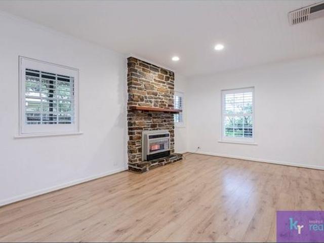Charming Bluestone Terrace: Elegant Living with Modern Comforts and Scenic Views