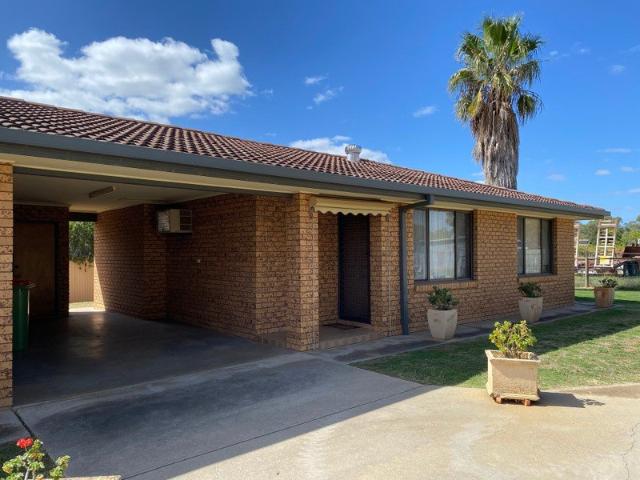 Charming Brick Unit in Prime Corowa Location