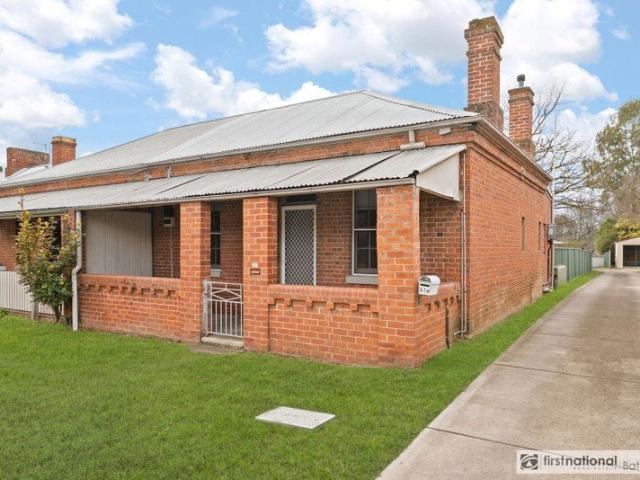 Charming Brick Cottage, located in Picturesque Morrisset Street