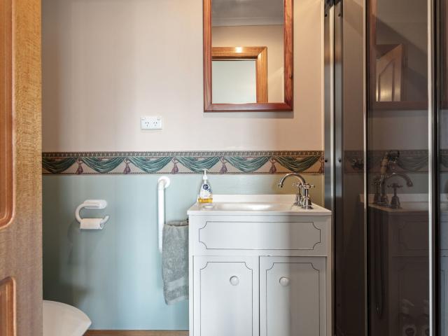 Charming Brick Home Overlooking the Tamar river – Beauty Point Bliss