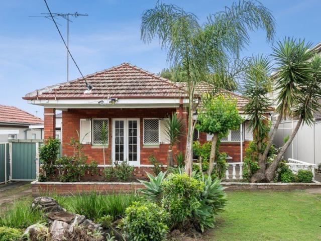 Charming Brick Home on 929.5sqm with Endless Potential