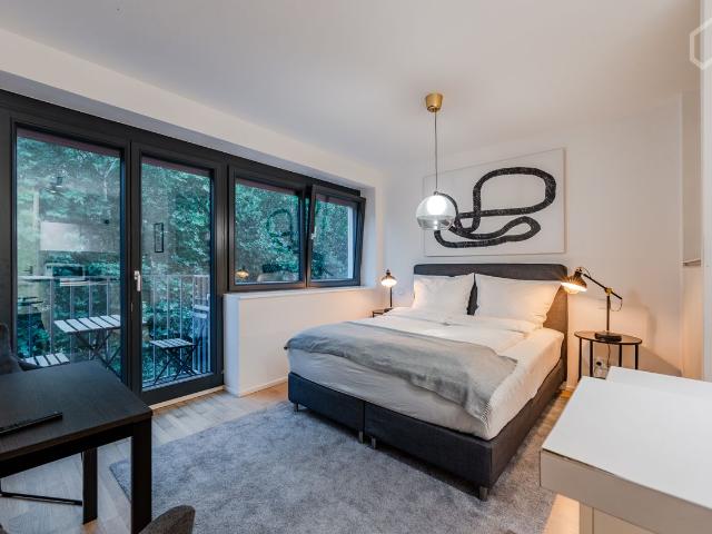 Charming & bright suite in Kreuzberg with balcon!, Berlin Amsterdam Apartments for Rent
