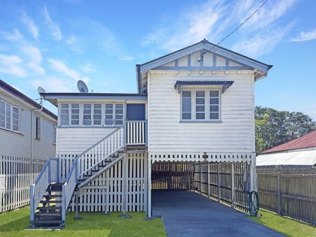 Charming Bundamba Home Awaits You!