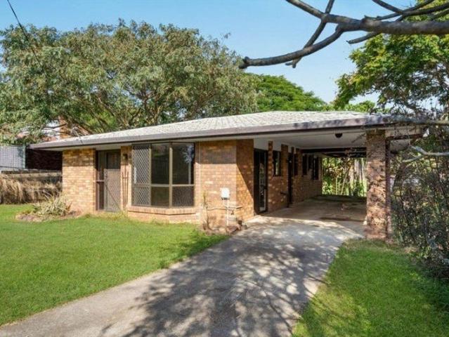 Charming Bundamba Rental Awaits You!
