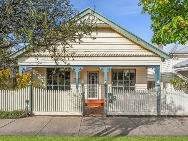 Charming Californian Bungalow with Outstanding Potential
