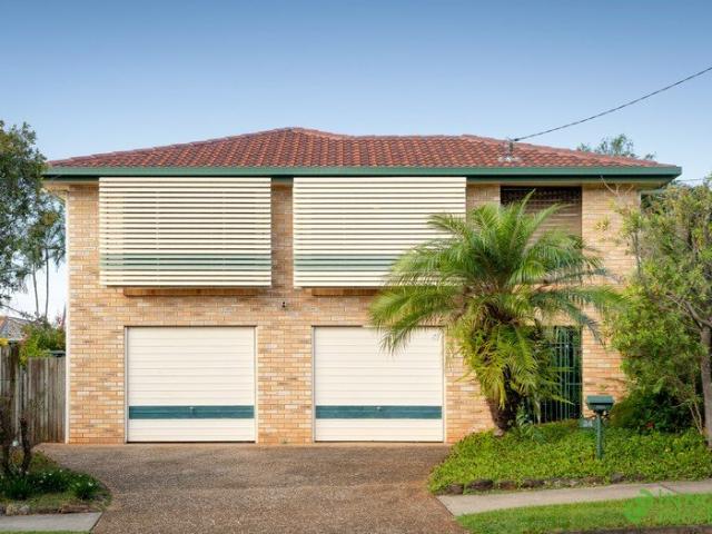 Charming Cavity Brick Family Home With Stunning Outdoor Entertaining & A Beautiful Nature Filled Backyard Oasis