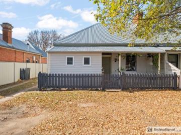 Charming CBD Living with Space, Flexibility & Investment Appeal