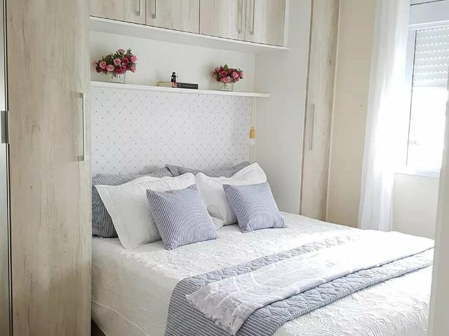 Charming Central Apartment Steps Away from Port Ve