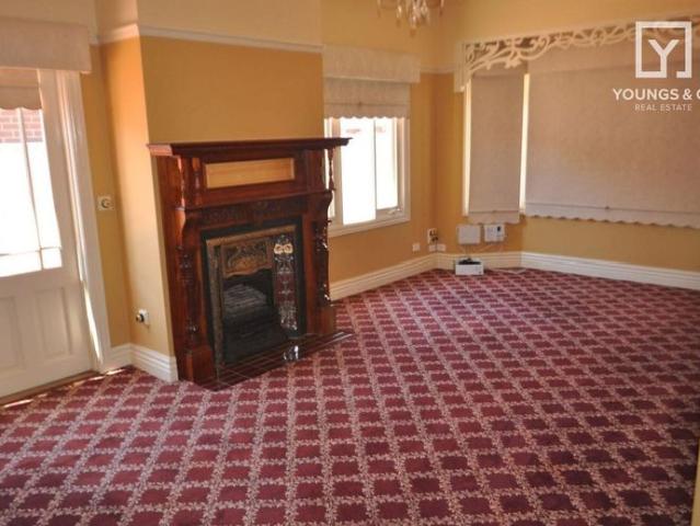 Charming Central Townhouse – Walk to Shepparton CBD