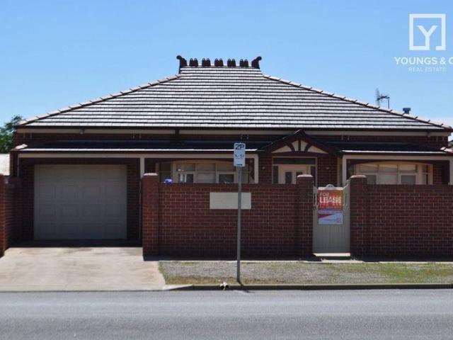 Charming Central Townhouse Walk to Shepparton CBD