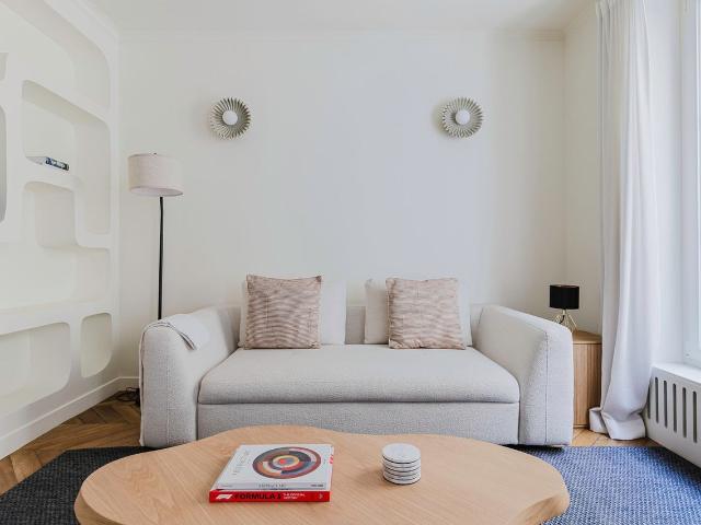 Charming Chaillot: Your Bright Parisian Retreat, Paris Amsterdam Apartments for Rent