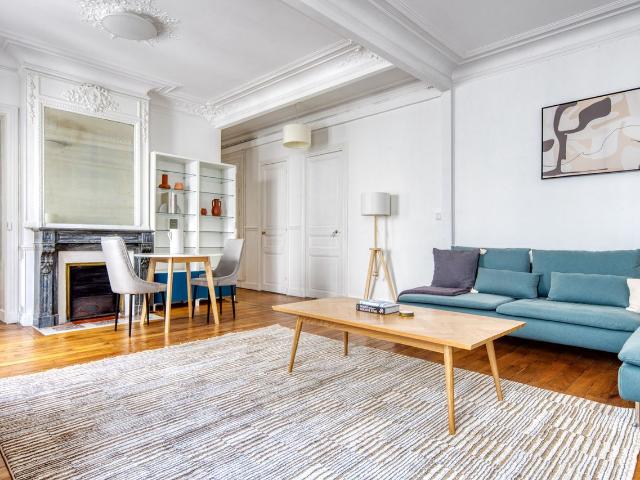 Charming Chaillot: Your Parisian Home Awaits!, Paris Amsterdam Apartments for Rent