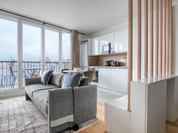 Charming Chaillot Studio: Move In Ready Luxury!, Paris Amsterdam Apartments for Rent