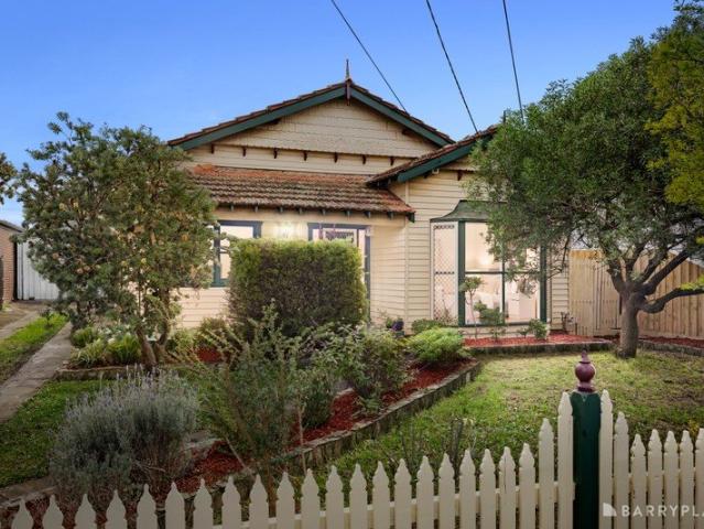 Charming character, 650sqm and a dedicated study