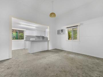 Charming Character Cottage in Premium Chelmer Location