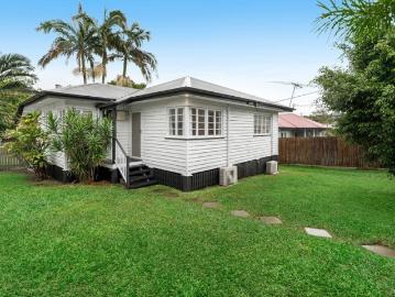 Charming Character Cottage on 647sqm