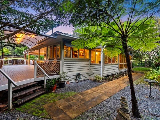 Charming Character Cottage Retreat in Tallebudgera Valley