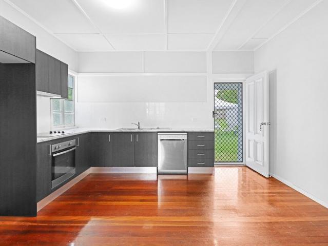CHARMING CHARACTER HOME