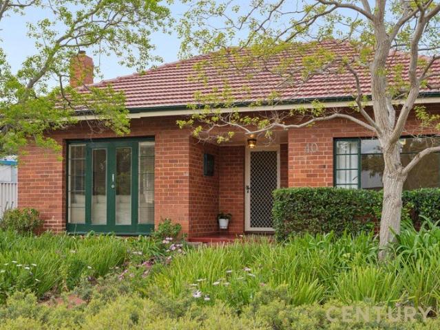 CHARMING CHARACTER HOME WITH LOADS OF WARMTH, CLOSE TO THE CBD & SURROUNDS!