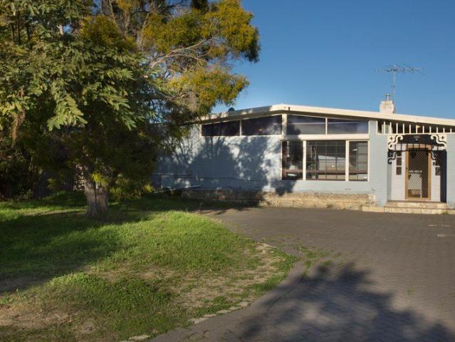 Charming Character Home in a Quiet Cul De Sac! No Strata