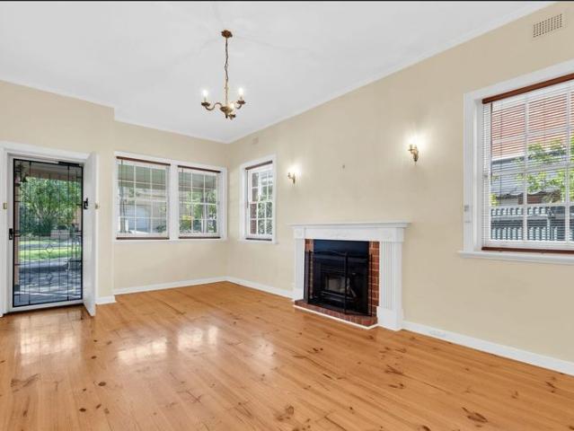 Charming Character Home in Sought After Kensington Gardens