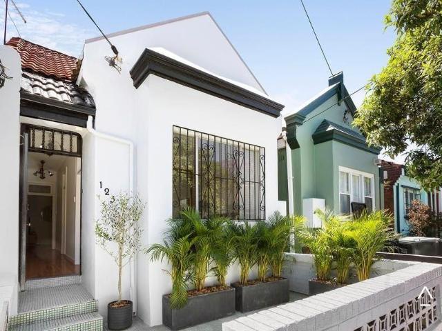 DEPOSIT TAKEN* Charming Character Semi in a Prime Newtown Lifestyle Pocket