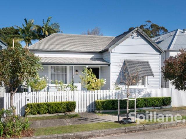 Charming Character, Spacious Living & An Unbeatable Hamilton Lifestyle