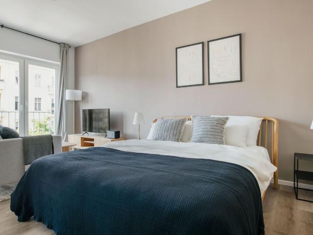 Charming Charlottenburg Studio, nr Kurfürstendamm, Berlin Amsterdam Apartments for Rent