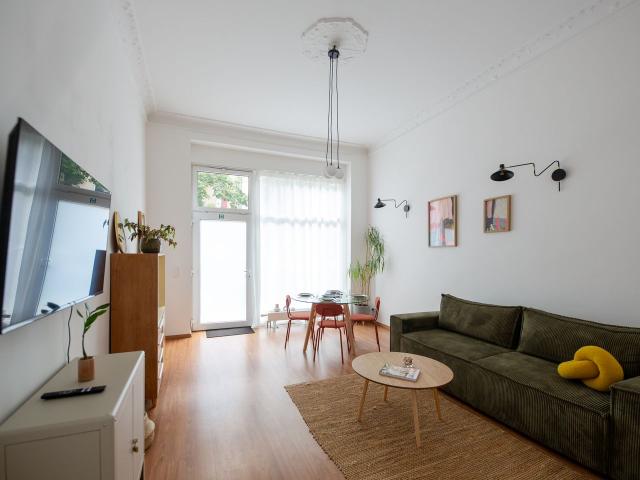 Charming city apartment in a trendy neighborhood, Berlin Amsterdam Apartments for Rent