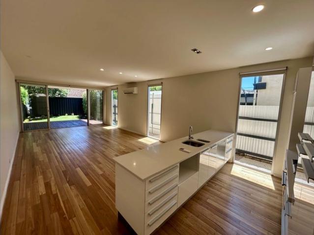 Charming City Fringe Living – 2 Bedroom Duplex in Prestigious Stepney