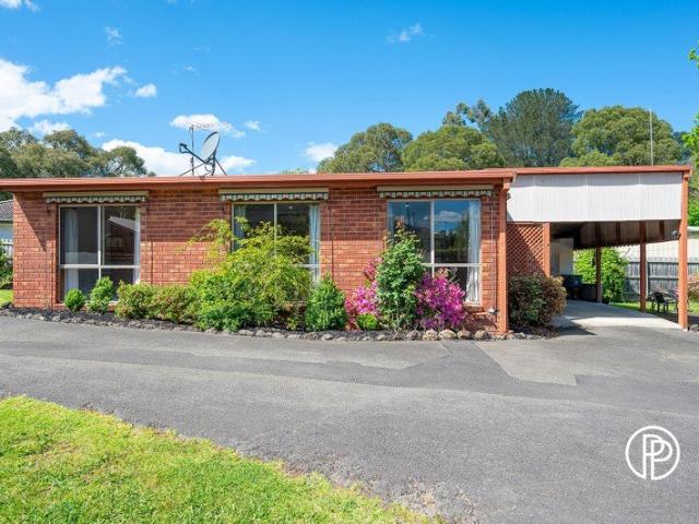 CHARMING, COMFORT & CONVENIENT LIVING WALKING DISTANCE TO YARRA JUNCTION