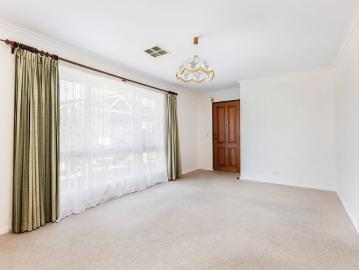 Charming & Comfortable 2 Bedroom Unit
